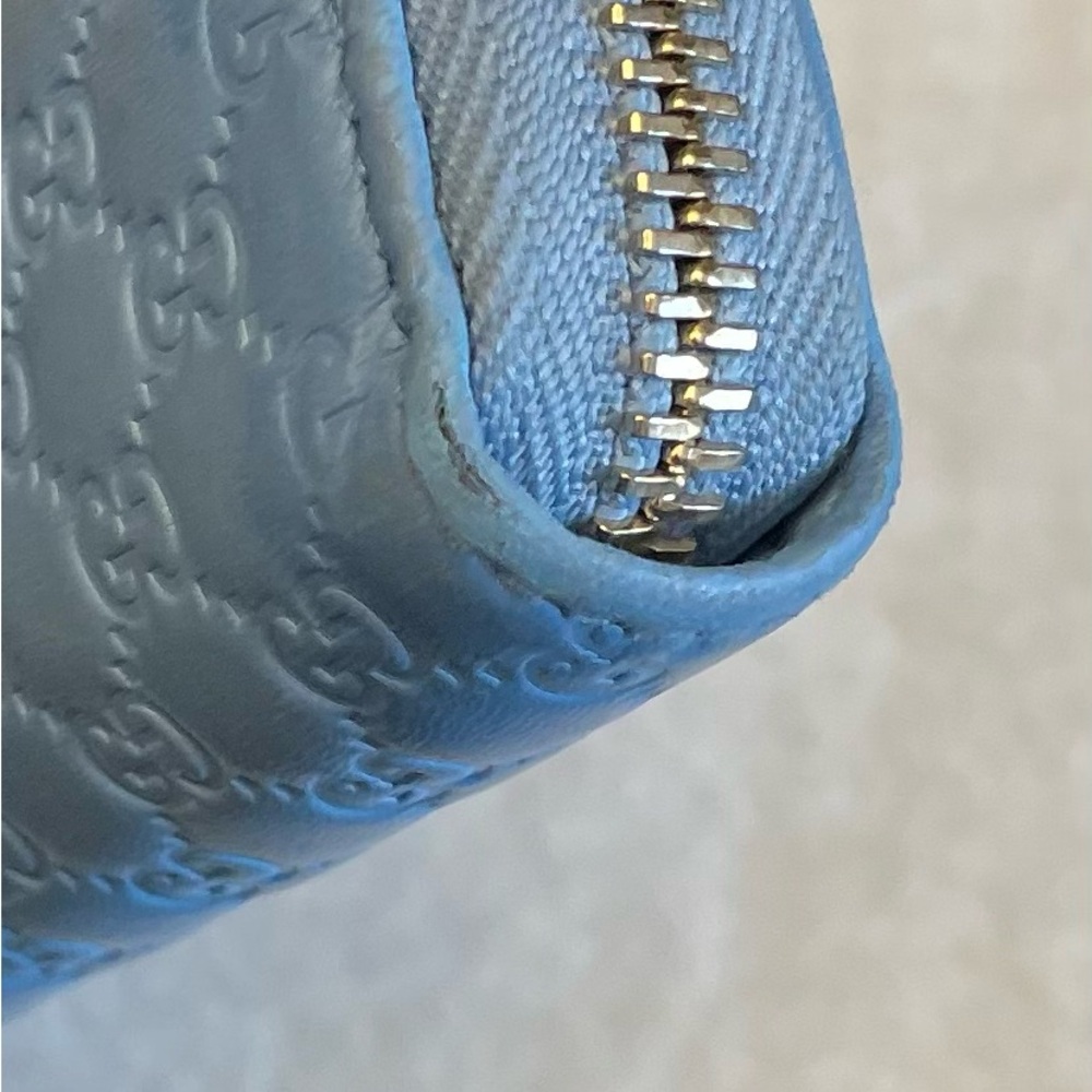 Gucci Authentic Vintage Light Blue Mini-Monogram Textured Zippy Wallet - Picture 8 of 16